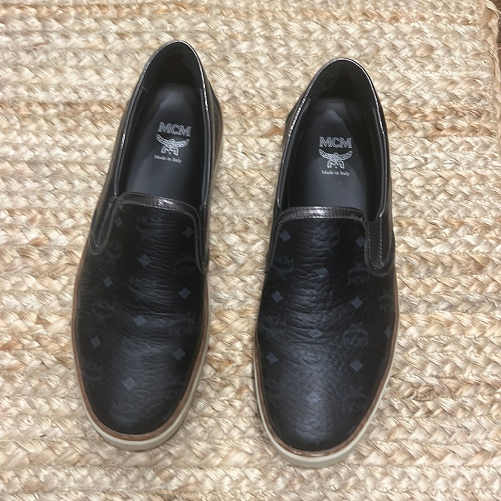 MCM runners size 40